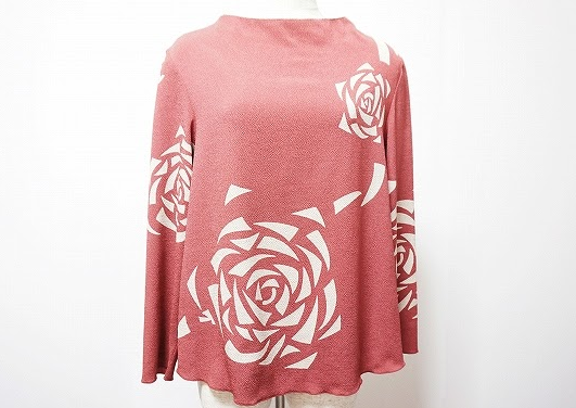 大きな薔薇柄が華やかな詩仙堂の美品カットソーを買取させて頂きました。
