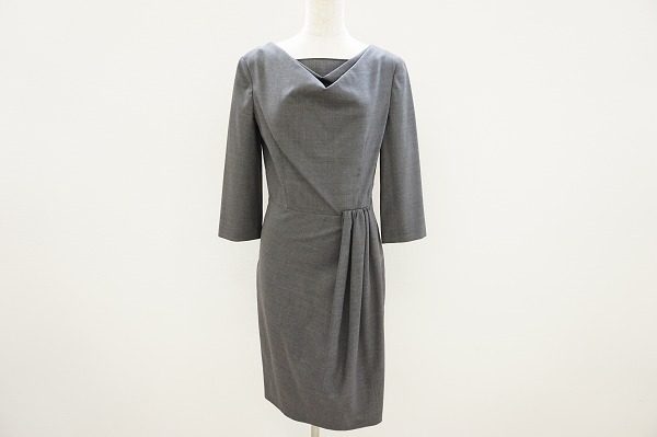 一点ずつ丁寧査定するのはアクイールならでは！モスキーノのワンピースを買取いたしました