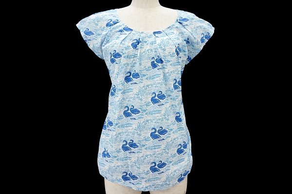 凛とした雰囲気になれる！ローラアシュレイ ブラウスを買取しました