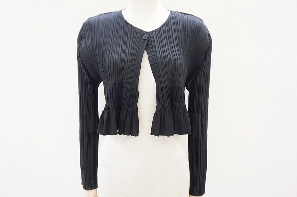 ちょっとしたお呼ばれにも活躍!プリーツプリーズのカーディガンを買取しました