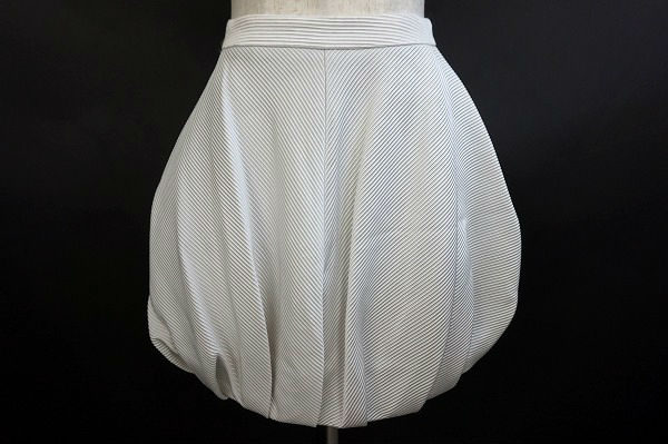 何年も経過した洋服も買取します!エンポリオアルマーニのスカートを買取いたしました