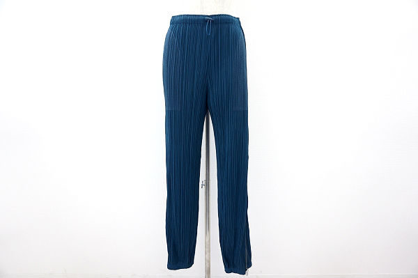 ワードローブに追加したい万能パンツ！プリーツプリーズのパンツを買取しました