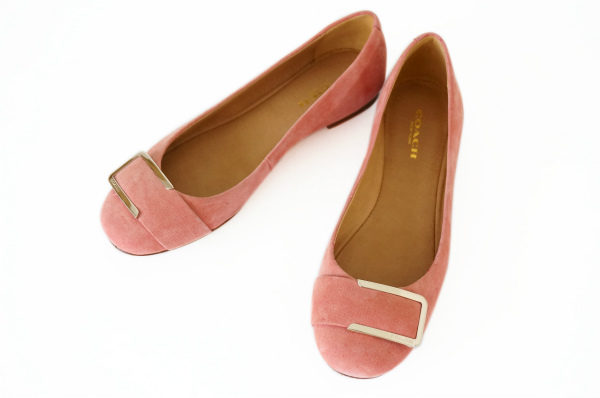 ファッション専門査定ならお任せ!コーチのパンプスを買取いたしました