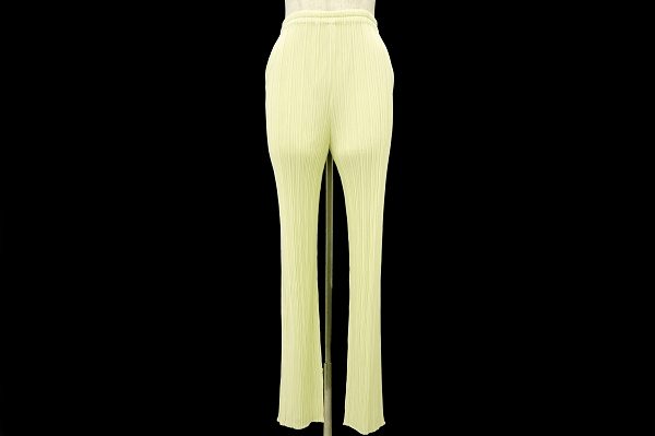 シュッとした足を演出してくれる注目アイテム！プリーツプリーズのパンツを買取しました