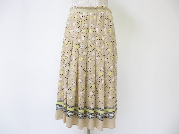 上品なドット柄がおしゃれ！レリアンのスカートを買取しました