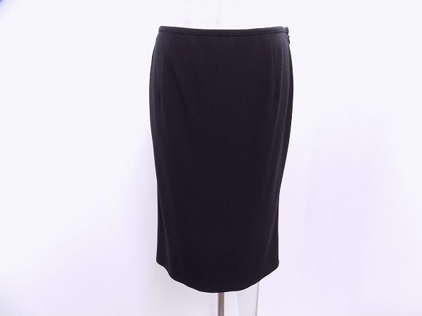 様々なシーンで使えるエースクラスのアイテム！モガのスカートを買取しました