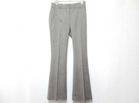 引き締まった足を演出できます！セオリーのパンツを買取しました