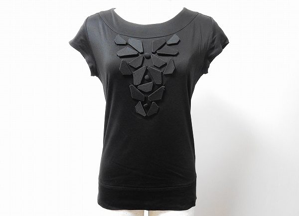 胸元の装飾がどこかメリハリある印象に!ランバンのカットソーを買取しました