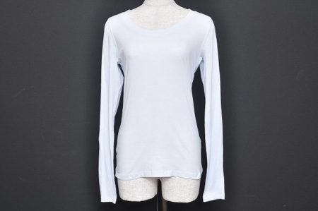 やさしいブルーで凛とした印象に！セオリーのカットソーを買取しました