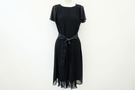 パーティからお食事まで幅広く使える！レリアンのワンピースを買取しました