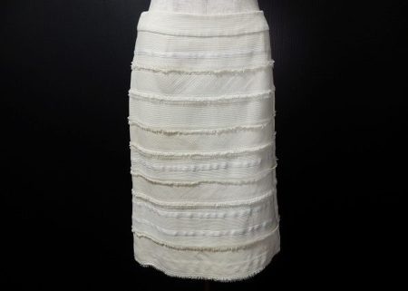 シンプルなのに味があるデザインが素敵！トゥービーシックのスカートを買取しました