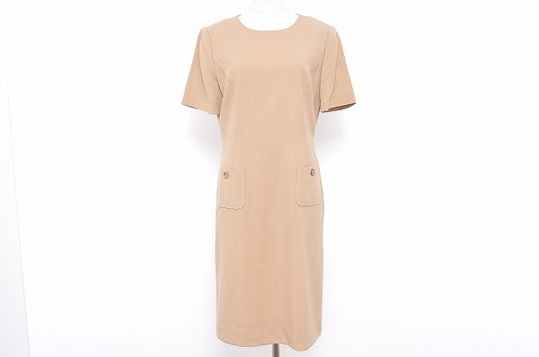 肌になじむベージュが柔らかい印象に！ミスアシダのワンピースを買取しました