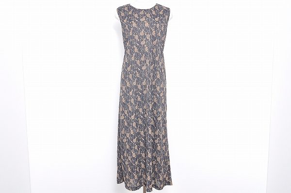 ラインの沿ったデザインがエレガンス！ヒロココシノのワンピースを買取しました