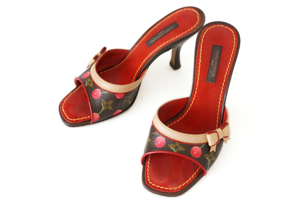 足元に華やかさをプラスしたい方必見!ルイ・ヴィトン サンダルを買取しました