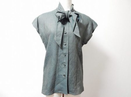 控えめカーキがきりっとした感じに仕上げる！ジュンアシダのシャツブラウスを買取しました