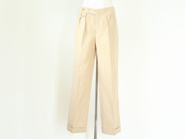 ほんのりストライプが軽やかな印象に！ラルフローレン パンツを買取しました