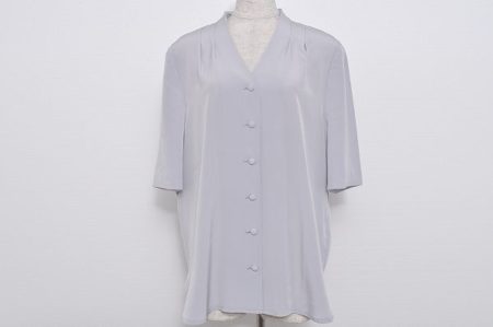 落ち着きもあり軽やかさもあるグレー！レリアンのシャツブラウスを買取しました