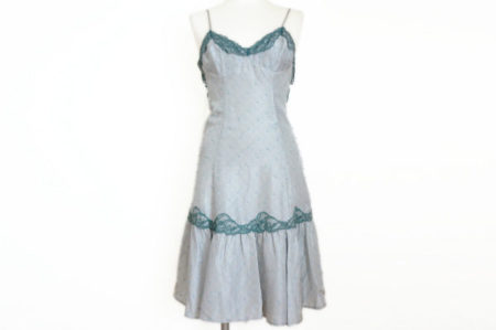 グレー×水色の組み合わせでシックに！エンポリオアルマーニ ワンピースを買取しました