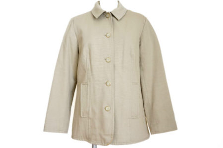 軽やかな印象にしたいなら！ローラアシュレイのハーフコートを買取しました