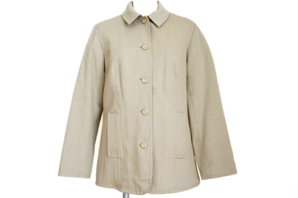 軽やかな印象にしたいなら！ローラアシュレイのハーフコートを買取しました