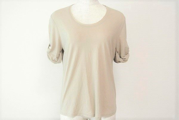 丸首襟が柔らかい印象にしてくれます！ティービー センソユニコ カットソー を買取しました