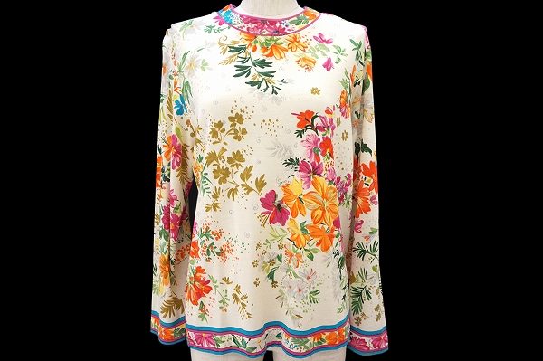 アイボリー×花柄の優しくも豪華な印象が素敵！レオナールのカットソーを買取しました