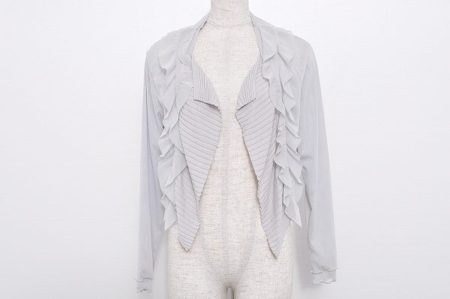 上品フリルがシンプルながらも華やかに決まる！ヒロコビスのカーディガンを買取しました