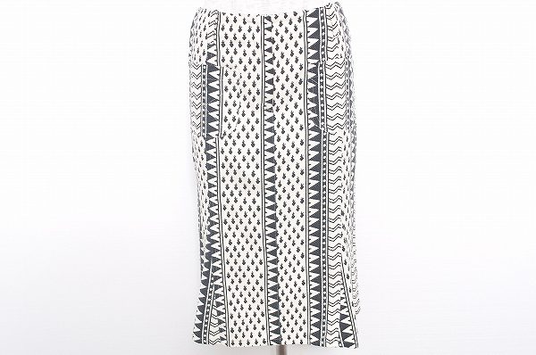 レアな絵柄でスタイリッシュに決まる！クロエ スカートを買取しました
