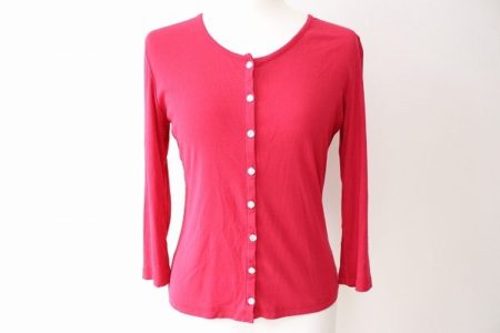 元気をもらえるピンクで明るさをアピール！イクコのカーディガンを買取しました