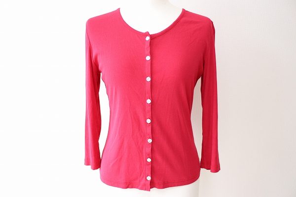 元気をもらえるピンクで明るさをアピール!イクコのカーディガンを買取しました