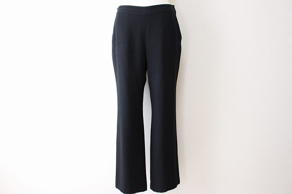 フェミニントップスからラフトップスまで合わせられる！ヒロコビスのパンツを買取しました