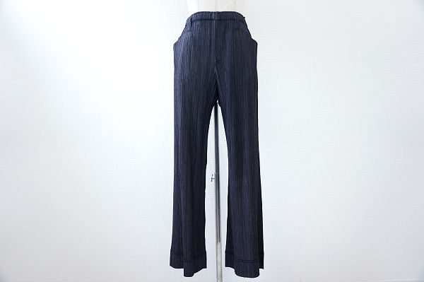スマートなデザインで引き締め効果も期待！プリーツプリーズイッセイミヤケ ワイドパンツを買取しました