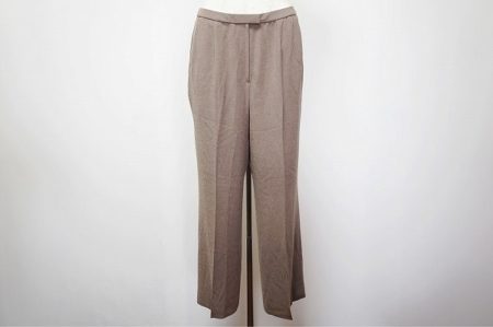 ビジネスライクな場面にも使いやすい！レリアンのパンツを買取しました