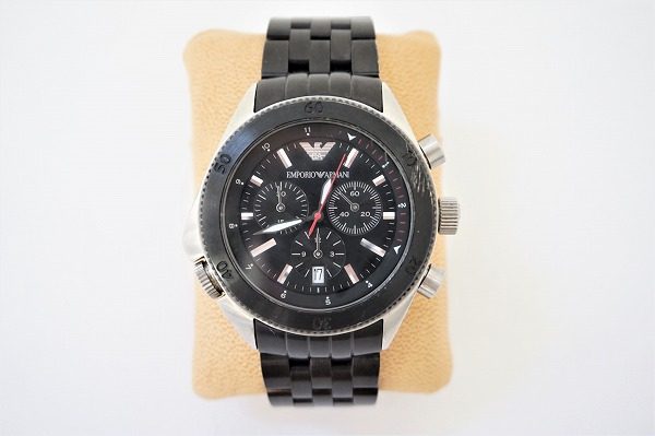 時計はスマートで見やすいのがいちばん!エンポリオアルマーニ クロノグラフ メンズ腕時計を買取しました