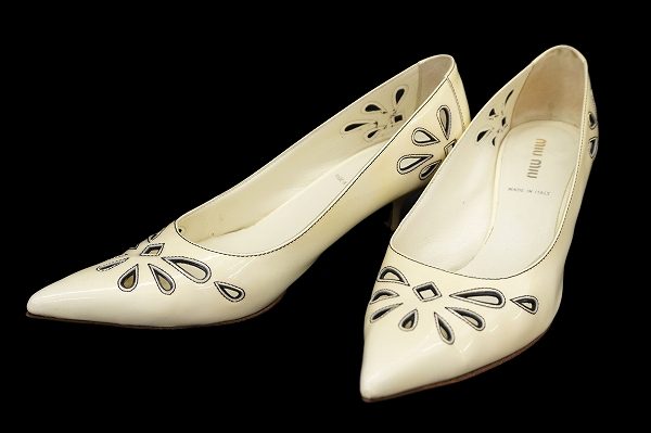 優しい雰囲気がありつつもスマートに!ミュウミュウ パンプスを買取しました