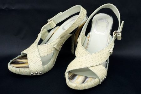 控えめパイソン柄でシャープな雰囲気を演出！クリスチャンディオール サンダルを買取しました