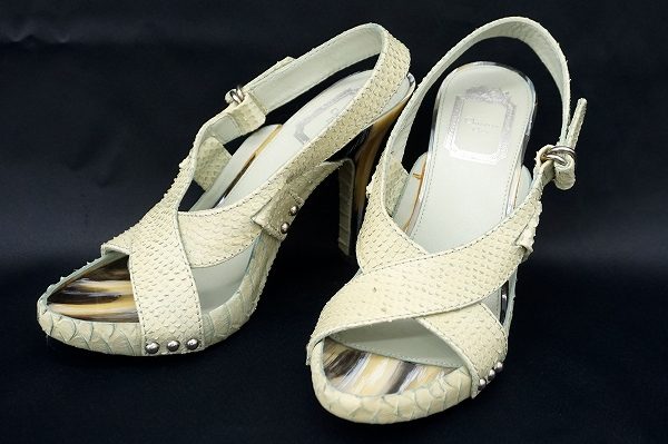 控えめパイソン柄でシャープな雰囲気を演出！クリスチャンディオール サンダルを買取しました