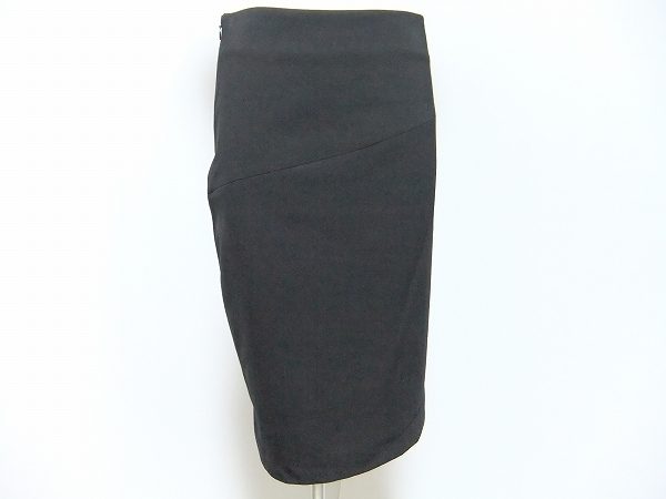 花柄からドットまでファッションが幅広く楽しめる!セオリーのスカートを買取しました