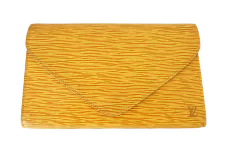 持ち物もカラフルで明るく元気な印象に！ルイ・ヴィトン エピクラッチバッグを買取しました