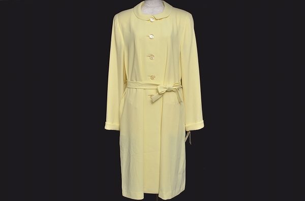 さわやかイエローが好印象につながる！十仁プラザ コートを買取しました