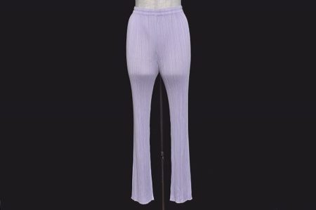 優しめの紫が上品で柔らかさを出してくれます！プリーツプリーズイッセイミヤケ パンツを買取しました