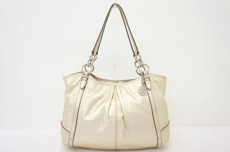 品のいいゴールドで好印象に！コーチのバッグを買取しました