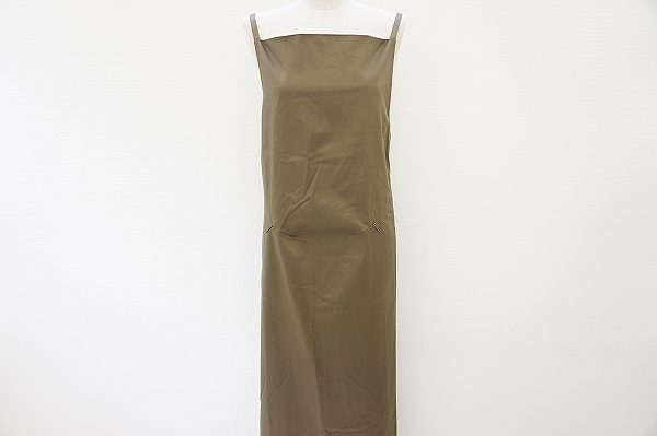 スラっとした印象になる！ヒロココシノのエプロンワンピースを買取しました