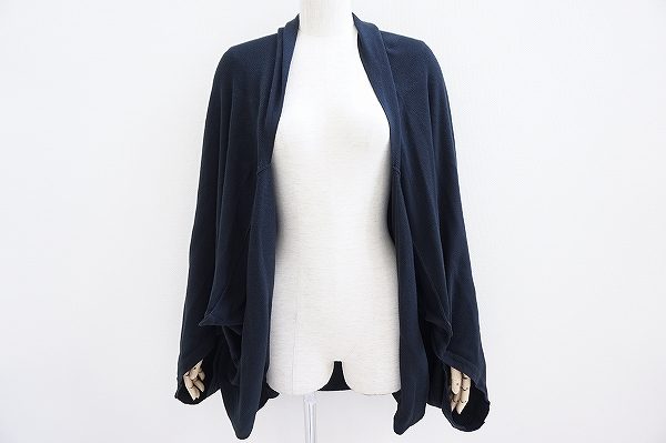 裾の広がりがおしゃれに決まる！イッセイミヤケ カーディガンを買取しました