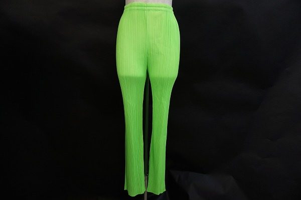 ダークカラーに合わせてもおしゃれ！プリーツプリーズのパンツを買取しました