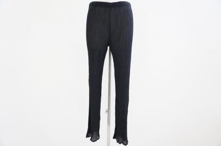 スラっとした美脚も夢じゃない？イッセイミヤケ me パンツを買取しました