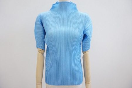 優しくもきっちりとしたイメージに！プリーツプリーズのトップスを買取しました