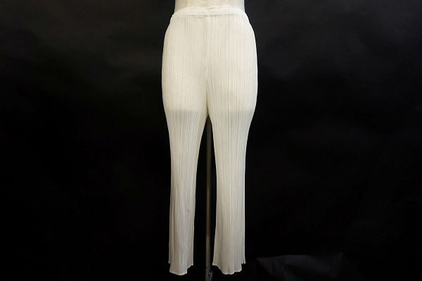 清潔感がありスタイリッシュに決まる!プリーツプリーズのパンツを買取しました