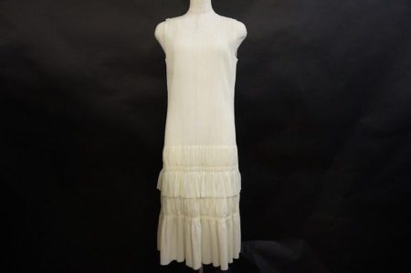 清潔感と透明感を演出できる！プリーツプリーズ イッセイミヤケ ワンピースを買取しました