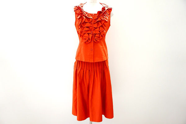 華やかな朱色がエレガント！ユキトリイのセットアップを買取しました